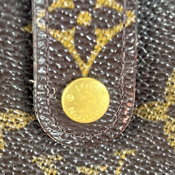 Authenticated Louis Vuitton Viennois vintage wallet - Picture 2 of 15